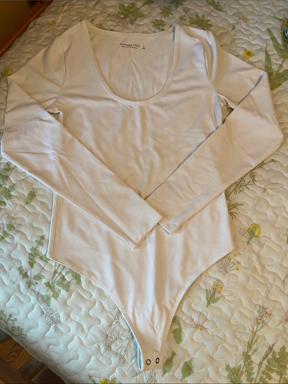 Abercrombie & Fitch White Long Sleeve Scoop Neck Bodysuit
